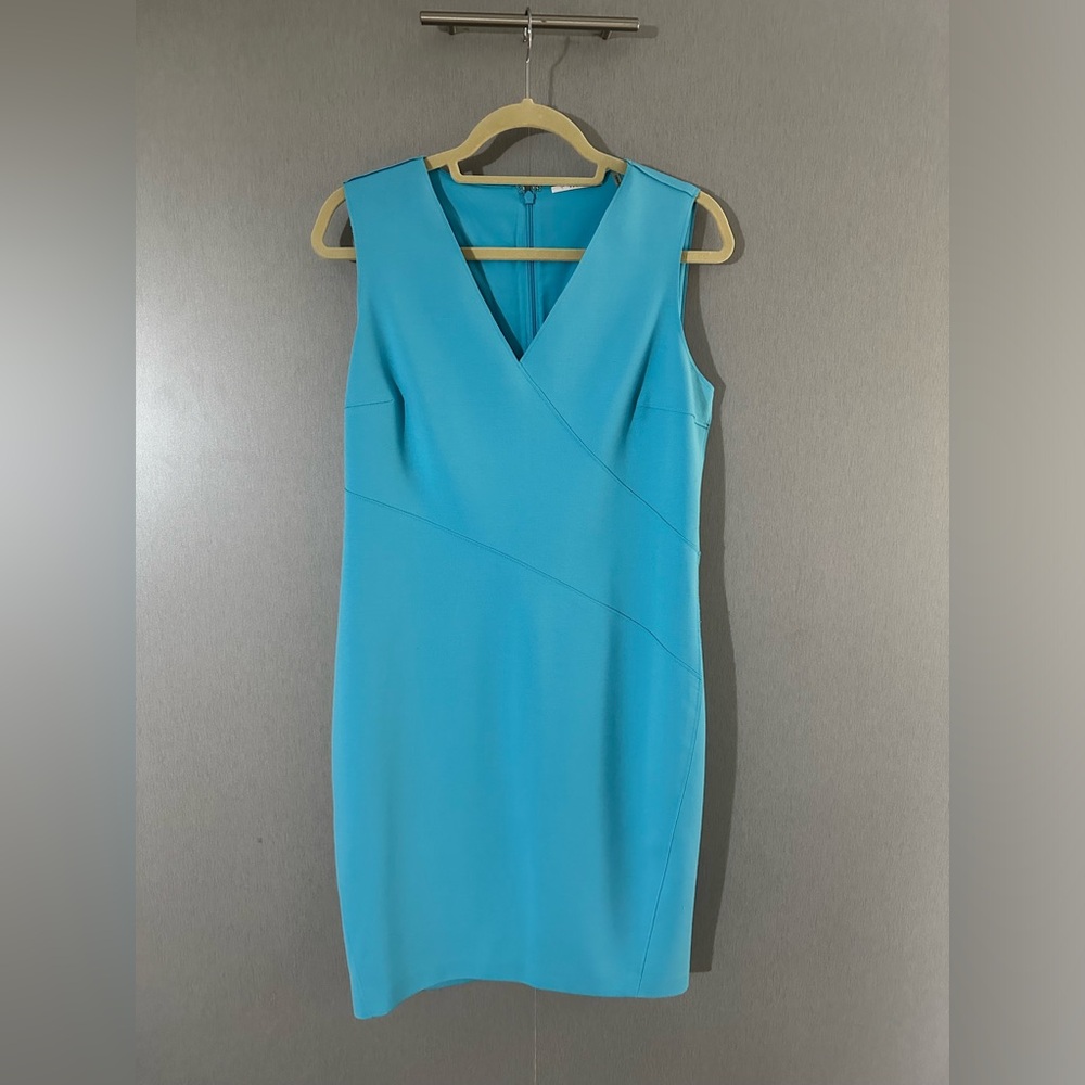 Never worn light blue Tahari v neck dress size 10